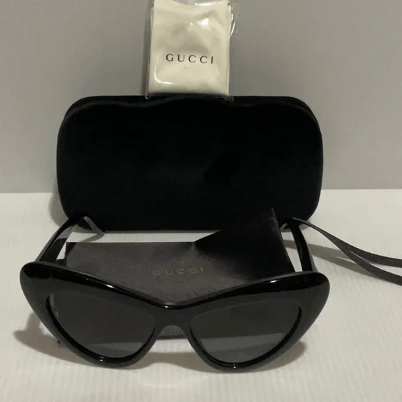 Gucci | Accessories | Womans Gucci Sunglasses Gg895s Cat Eye  display picture 1